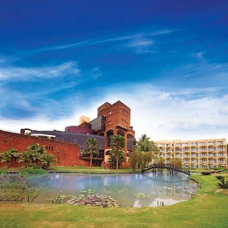 เดอะ เอ็ฟฟอร์ท ไรแชค Hotel เรชัค ภายนอก รูปภาพ