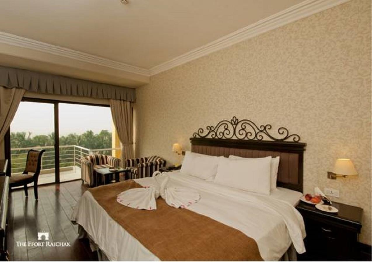 เดอะ เอ็ฟฟอร์ท ไรแชค Hotel เรชัค ภายนอก รูปภาพ