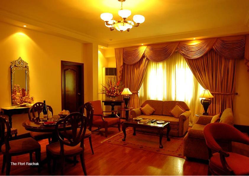 เดอะ เอ็ฟฟอร์ท ไรแชค Hotel เรชัค ภายนอก รูปภาพ