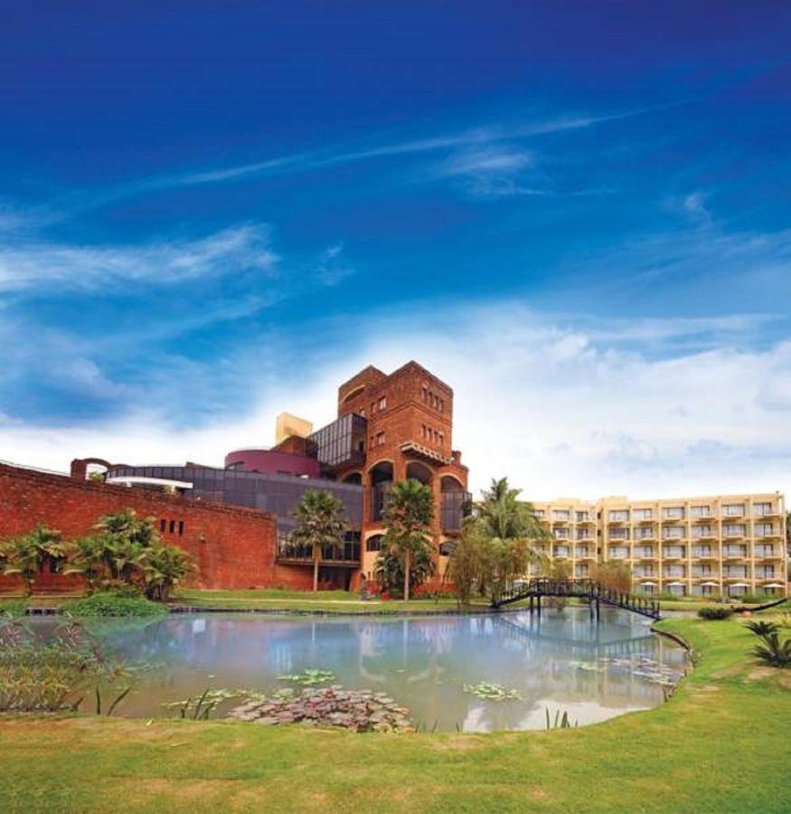 เดอะ เอ็ฟฟอร์ท ไรแชค Hotel เรชัค ภายนอก รูปภาพ